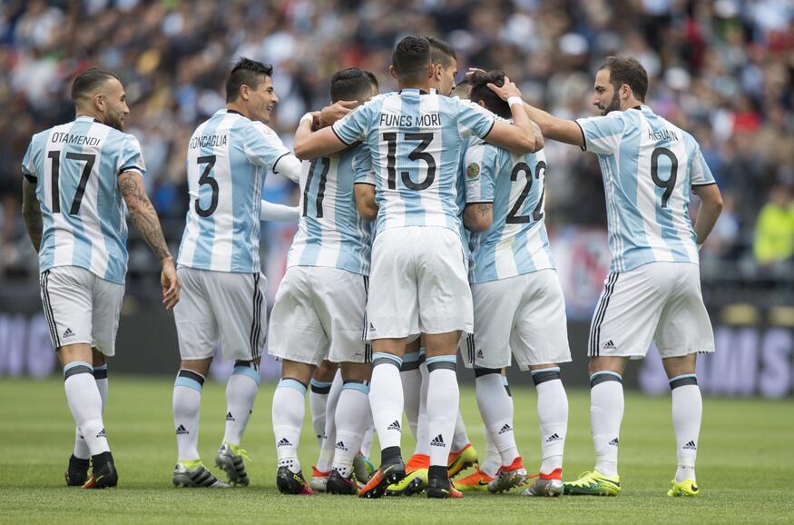 半场战报:阿根廷3-0玻利维亚 - 足球第一门户|懂