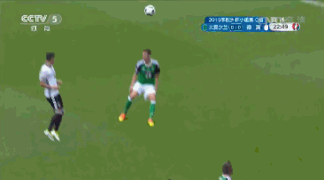 厄祖:劳资才摆脱了吉鲁,你…… 穆勒:没事,哥不进球的锅都归本泽马