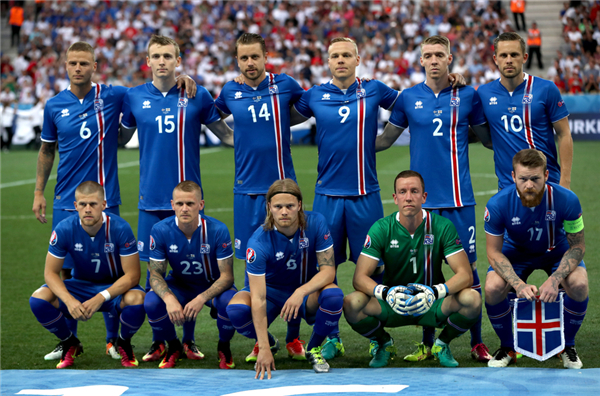 冰岛足球在欧洲杯上掀起狂潮：小国大能量