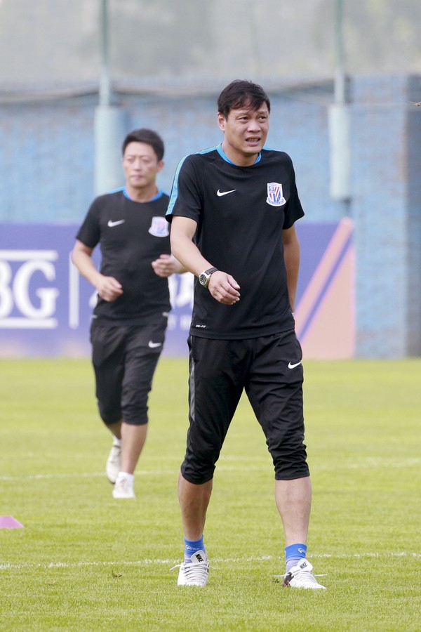 图集:预备队永昌vs申花,范志毅与永昌球迷起冲