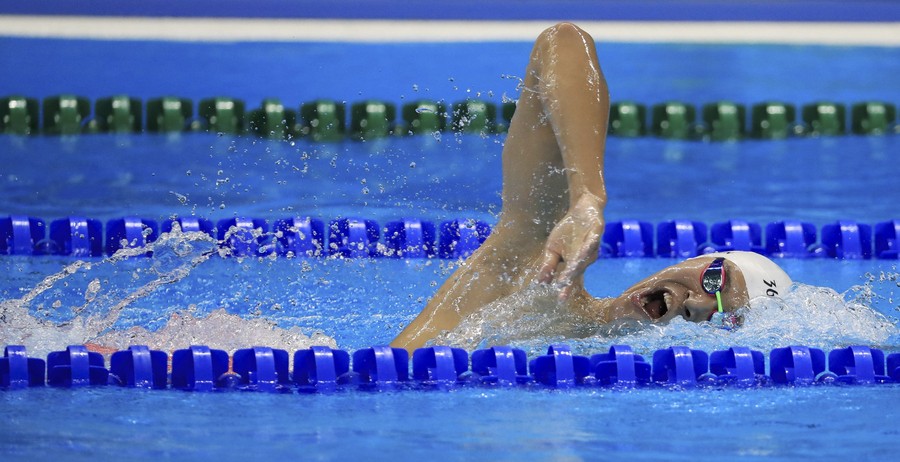 孙杨带病出战1500米自由泳预赛,排名第七无缘