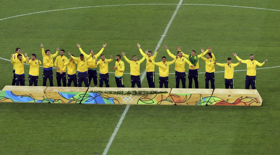 图集:巴西国奥击败德国国奥夺奥运金牌,颁奖仪