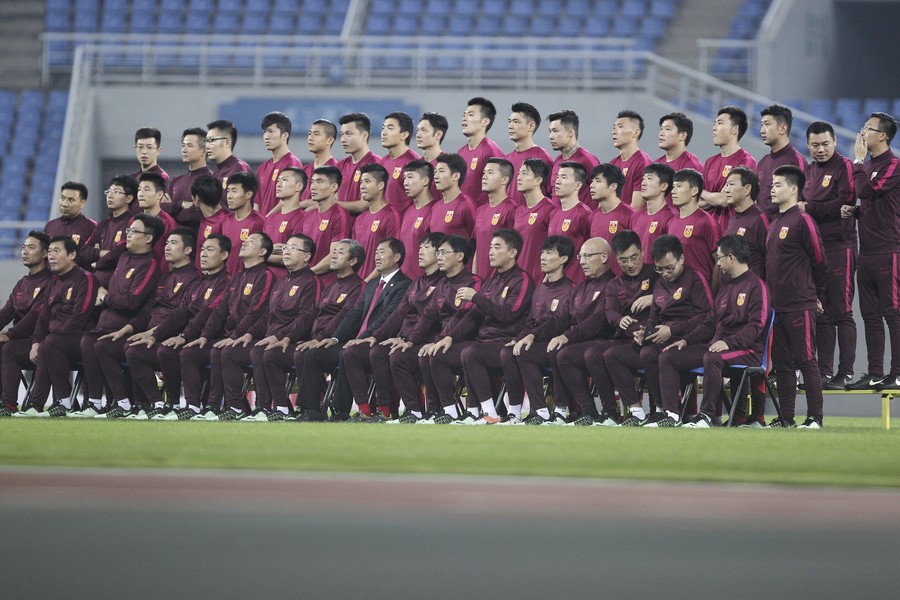 国足首发分析:依旧五后卫,加强正印中锋 - 足球