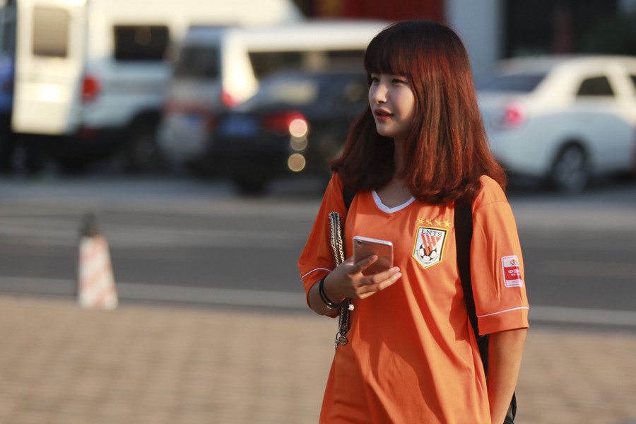 图集:山东鲁能vs长春亚泰比赛在即,两队球迷场