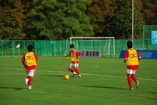 广西足球发展现状:职业足球缺席 振兴之路漫长