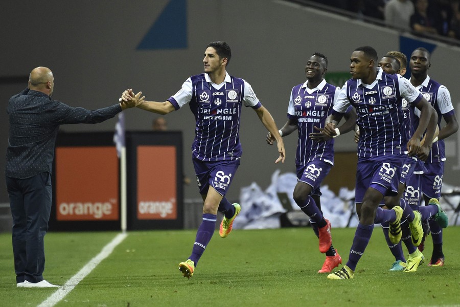 巴黎0-2客负图卢兹,卡瓦尼屡失良机,莫塔回传失