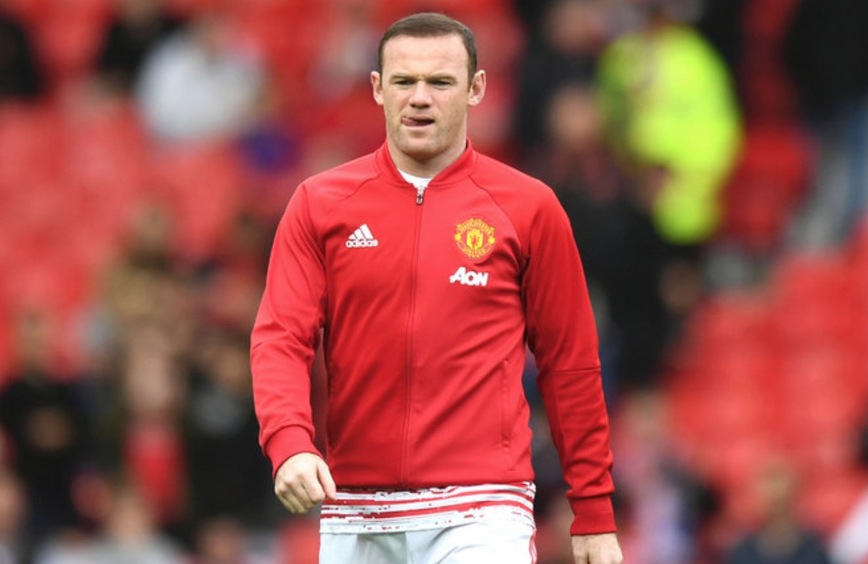 内维尔:鲁尼正经历转型期;应该像前辈学习考虑