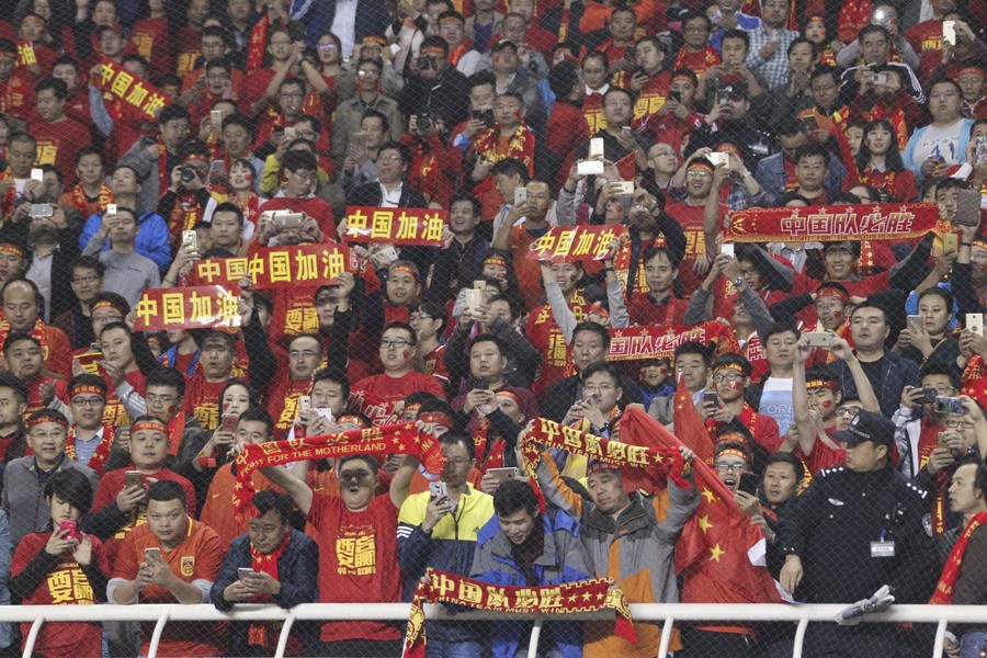 在西安,在朱雀体育场,国足在此前15年来3胜3平保持不败,这里不仅是