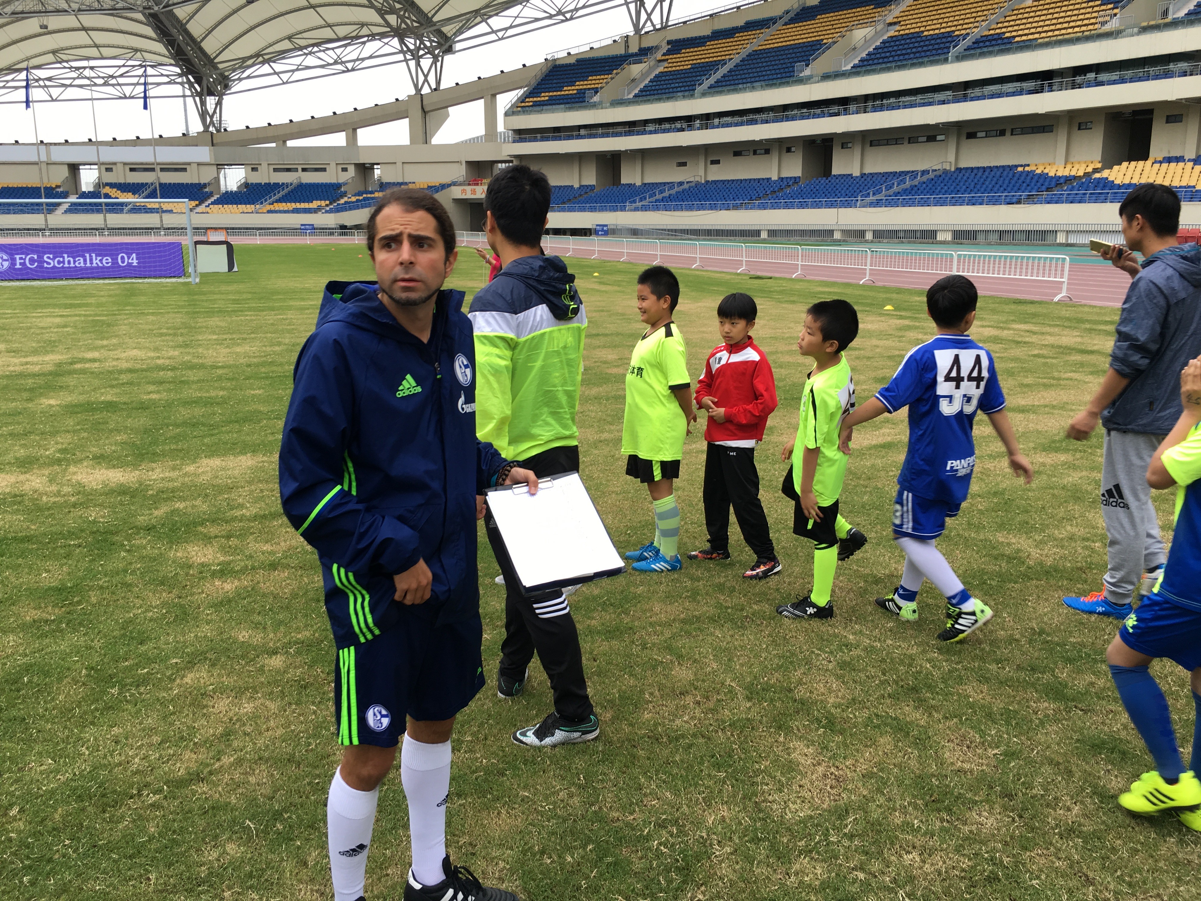 【俱乐部】助力中国足球 沙尔克04携手昆山政