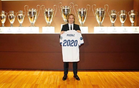 马卡报:莫德里奇拒中国俱乐部2000万欧元年薪