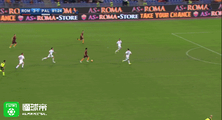 罗马队反击,萨拉赫传球到禁区,沙拉维捅射破门扩大比分