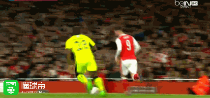 卢卡斯-佩雷斯受伤被换下,换上克里斯-威洛克