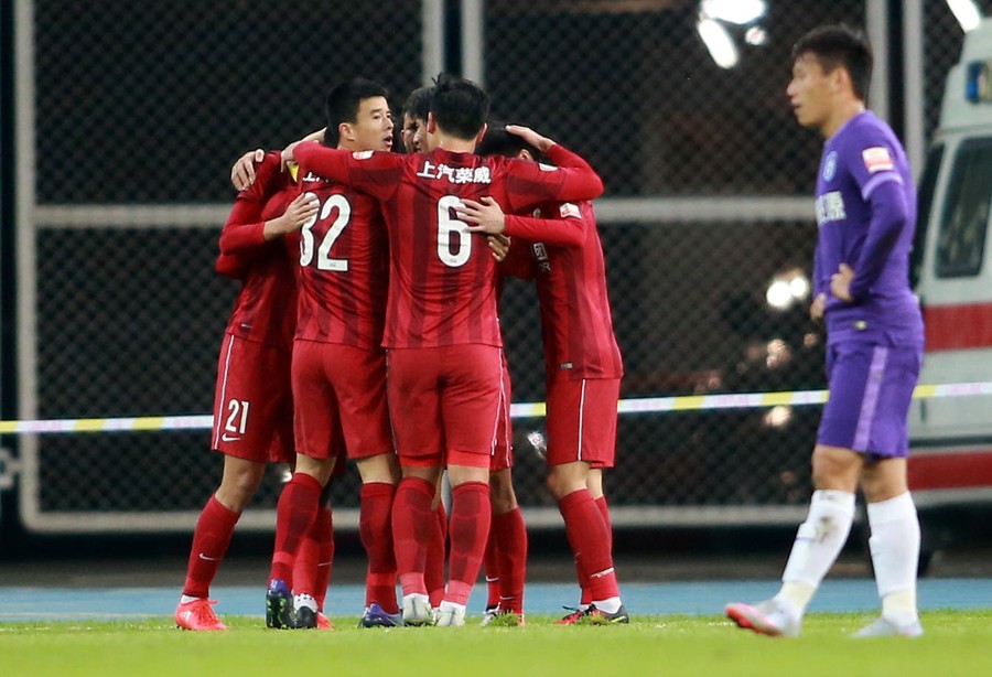 泰达0-1不敌上港,未能提前上岸,于海破门 - 足球