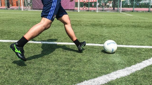 间疾速!美津浓Basara 101 KL实战评测 - 足球视