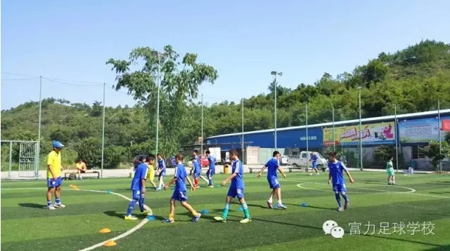 扎根广东辐射全国 富力切尔西足球学校打造蓝