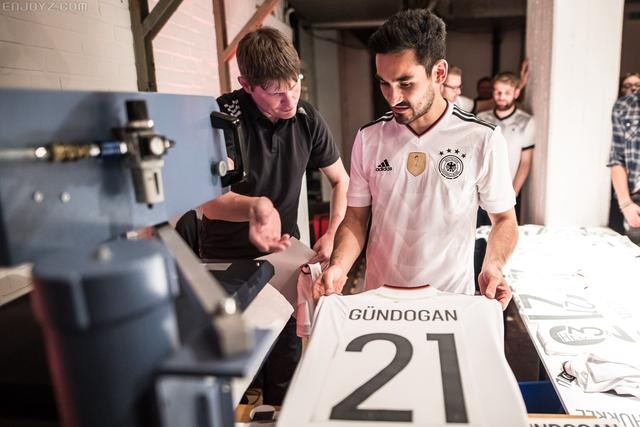 adidas发布德国国家队2017联合会杯主场球衣