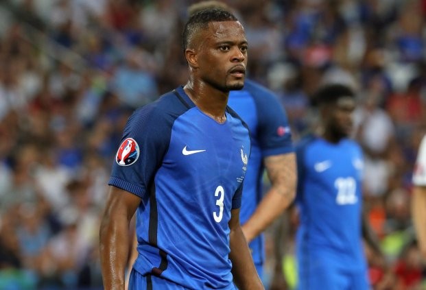 法国官方:库尔扎瓦伤退,埃弗拉入选 - 足球第一