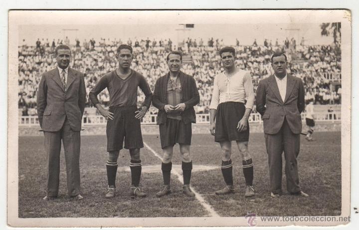 巴萨队服为啥是红蓝色?百年前王室支持皇马,巴