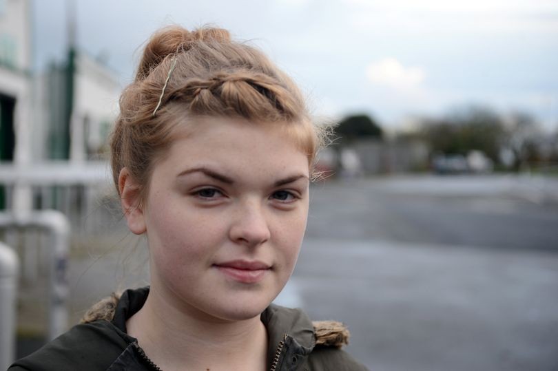 15岁少女被球击中后重伤,要求英乙球员道歉 -