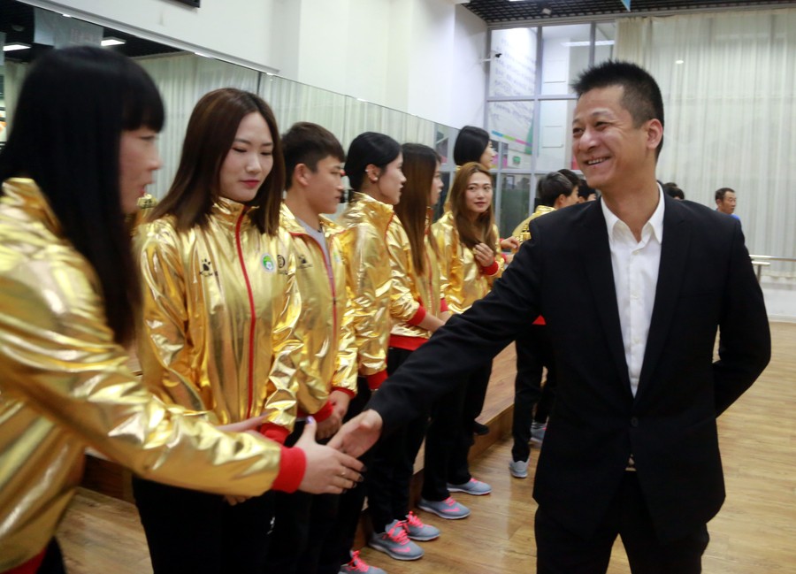 图集:大连权健女足获奖300万,束昱辉出席座谈