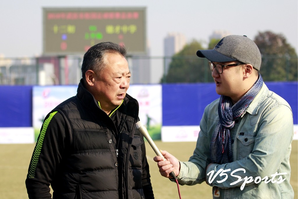 武汉校园足球巅峰对决!孩子们心中有国足梦