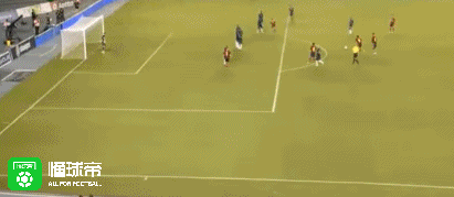 新闻正文  没错,就是皇马队长——塞尔吉奥-拉莫斯.