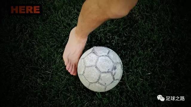 掌握这八点助你踢出完美长传球 - 足球视频|足球