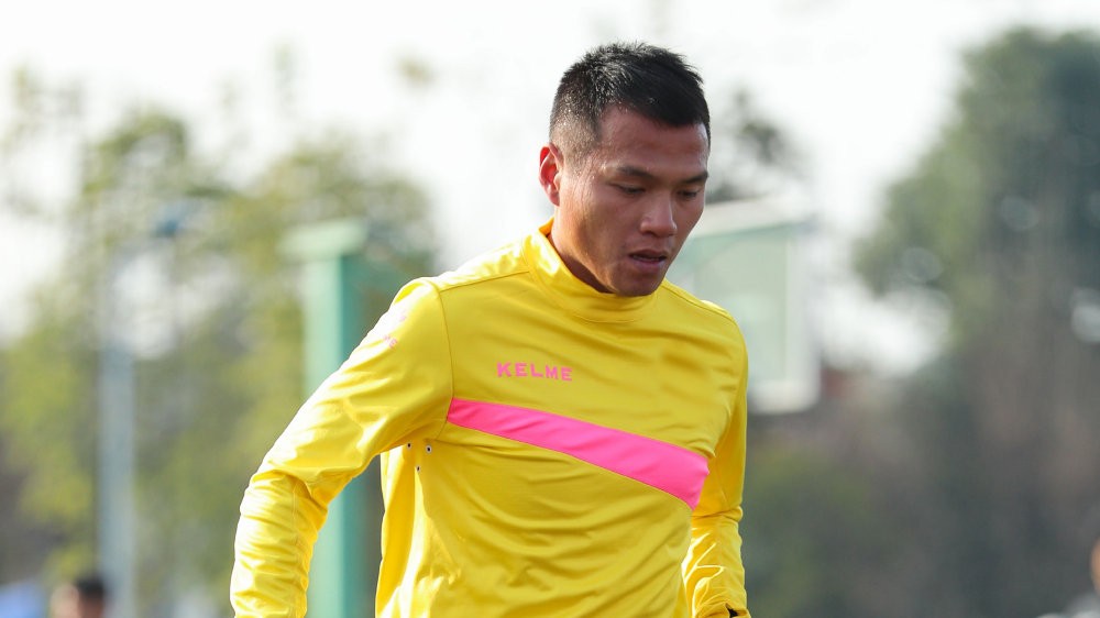 官方:丽江飞虎吴波加盟四川队 - 足球第一门户