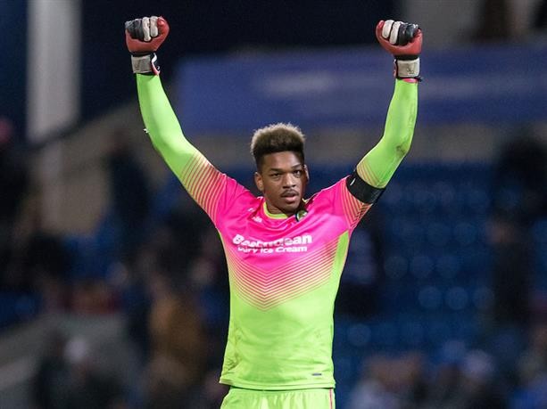 官方:英乙球队续租切尔西门将 - 足球第一门户