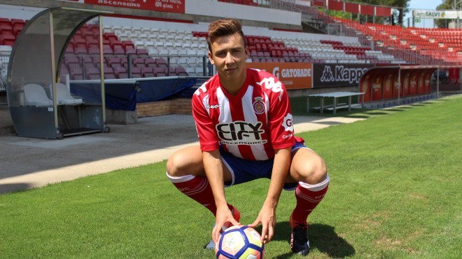 官方:马洛卡租拉科鲁尼亚小将 - 专业权威的足