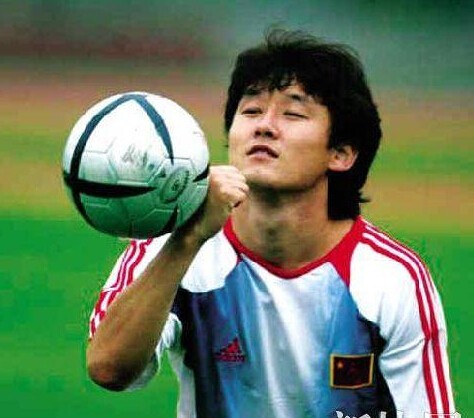 他是首位入选英格兰足球名人堂的中国球员,39