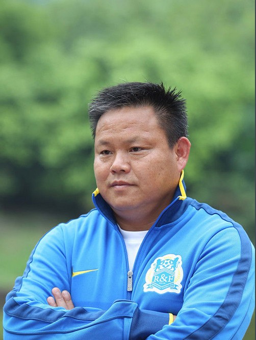 感恩谢导,祝育新英才辈出! - 足球视频|足球视