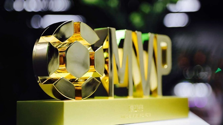 C罗接受懂球帝MVP颁奖,首次直播专访下周二