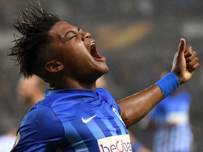 踢球者:药厂与利昂-贝利谈妥 - 专业权威的足球