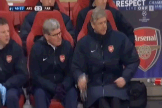 教授急起来口袋都插不进去了(左手),更别说拉拉链