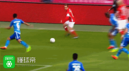 罗本vs汉堡gif:小飞侠状态上佳,打进一球全场活跃