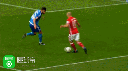 罗本vs汉堡gif:小飞侠状态上佳,打进一球全场活跃