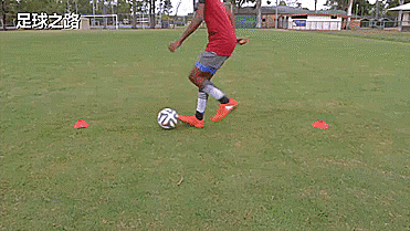 足球教学丨10个高效球感训练