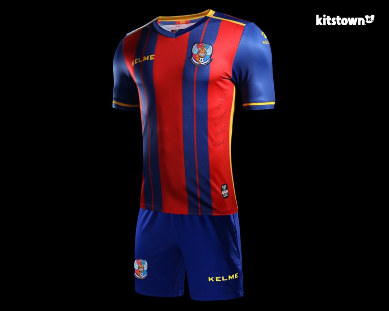 中甲资讯:青岛、丽江新赛季球衣亮相;人和返京