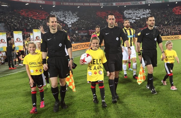 【费耶诺德@海伦芬】裁判组阵容公布 - 足球视