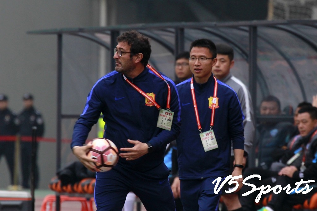 费拉拉回应中场质疑 卓尔砥砺前行目标三分 - 