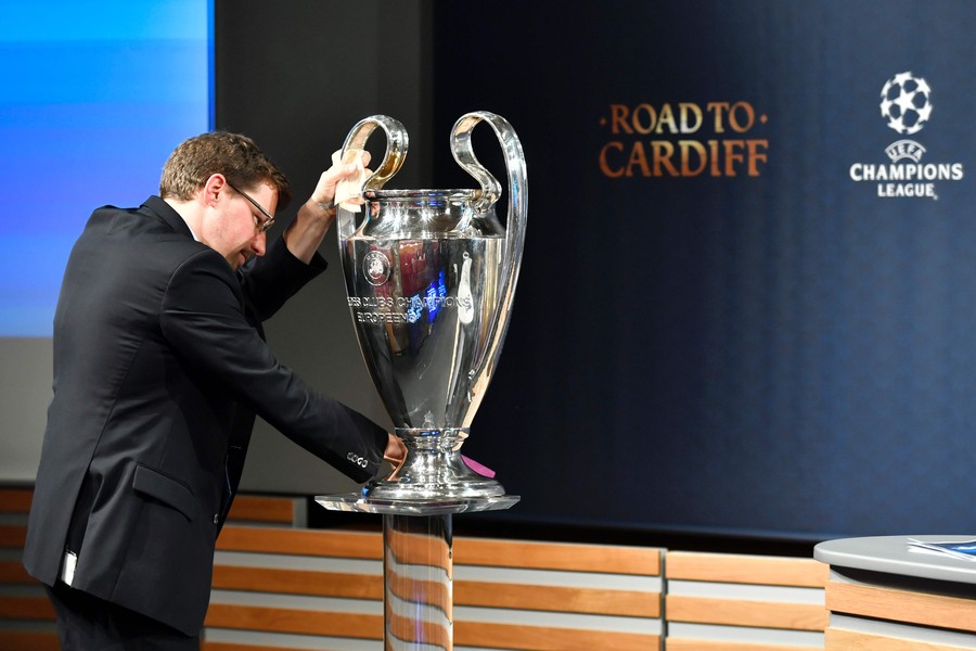 图集:欧冠1\/4淘汰赛抽签仪式在尼翁举行,伊恩-