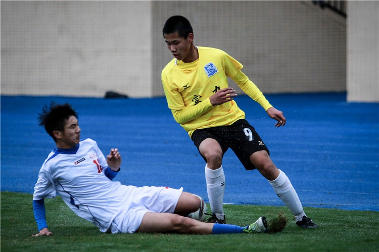 重返校园,阿贵曾超领略足校新变迁 - 足球视频