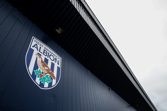 赛场直击:英超第29轮 西布朗3-1阿森纳 场外图