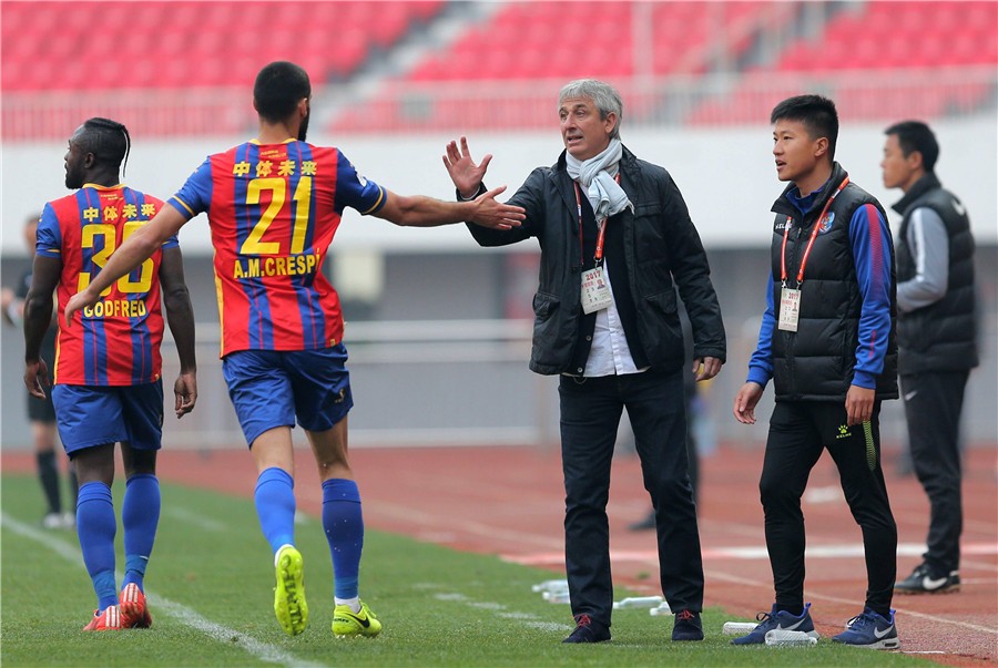 高梵造点球马蒂献点杀!青岛黄海主场1-0战胜新