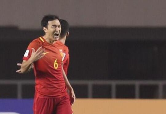 国足现役第一中卫能力秒杀杜威范志毅都得服他