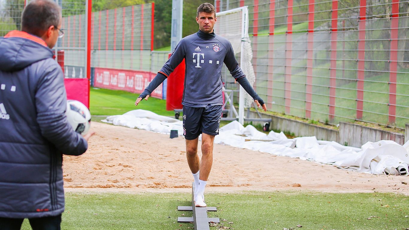 恢复不错,穆勒完成平衡训练