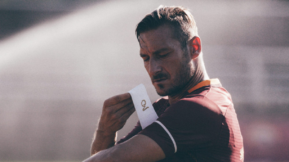 罗马3-0客胜博洛尼亚,哲科传射建功,托蒂替补登