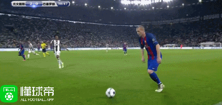 亚雷斯抢点头球攻门,基耶利尼将球挡出底线 -