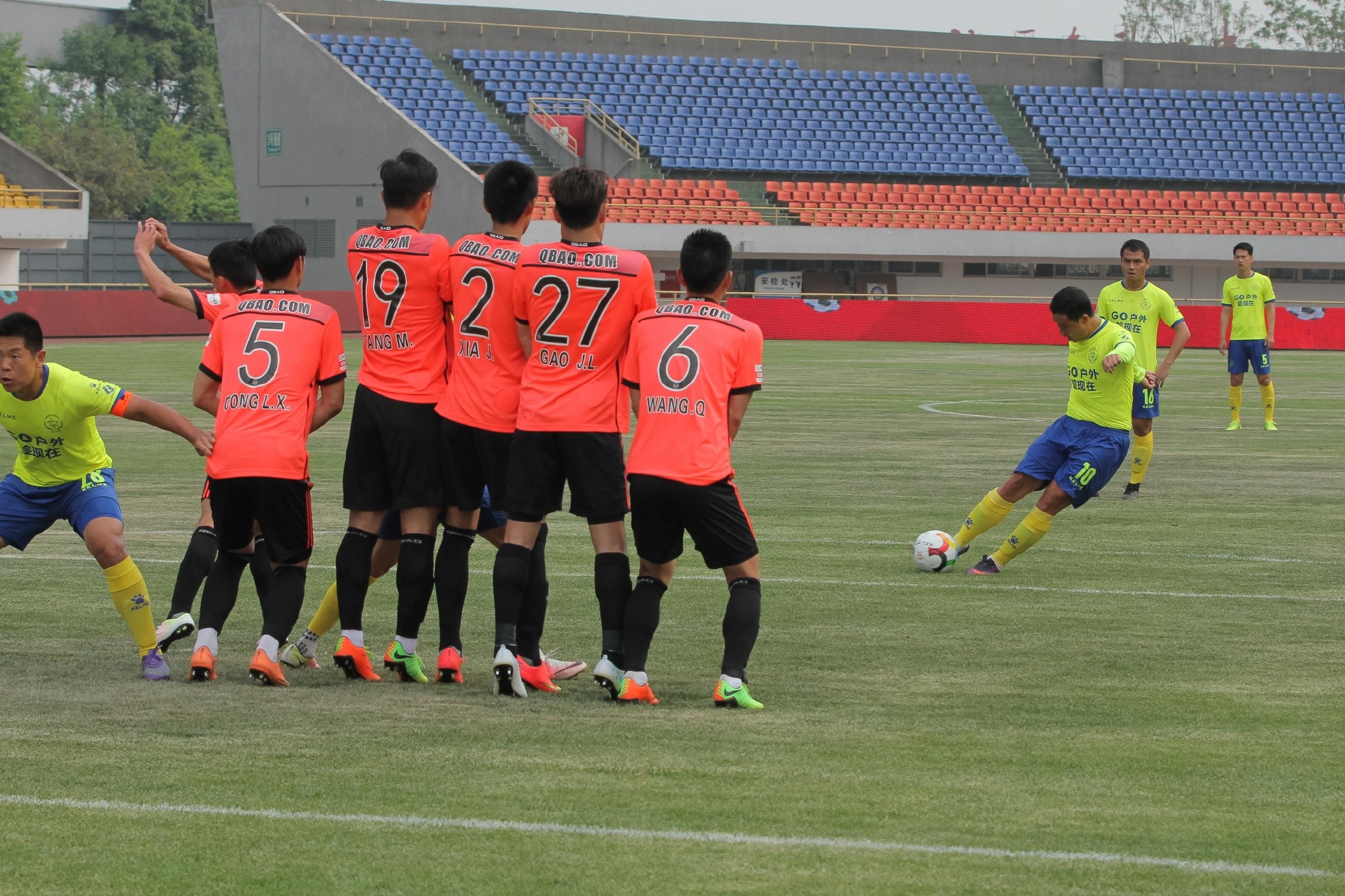 中乙综述:陈涛传射助川足两连胜,江苏德比握手